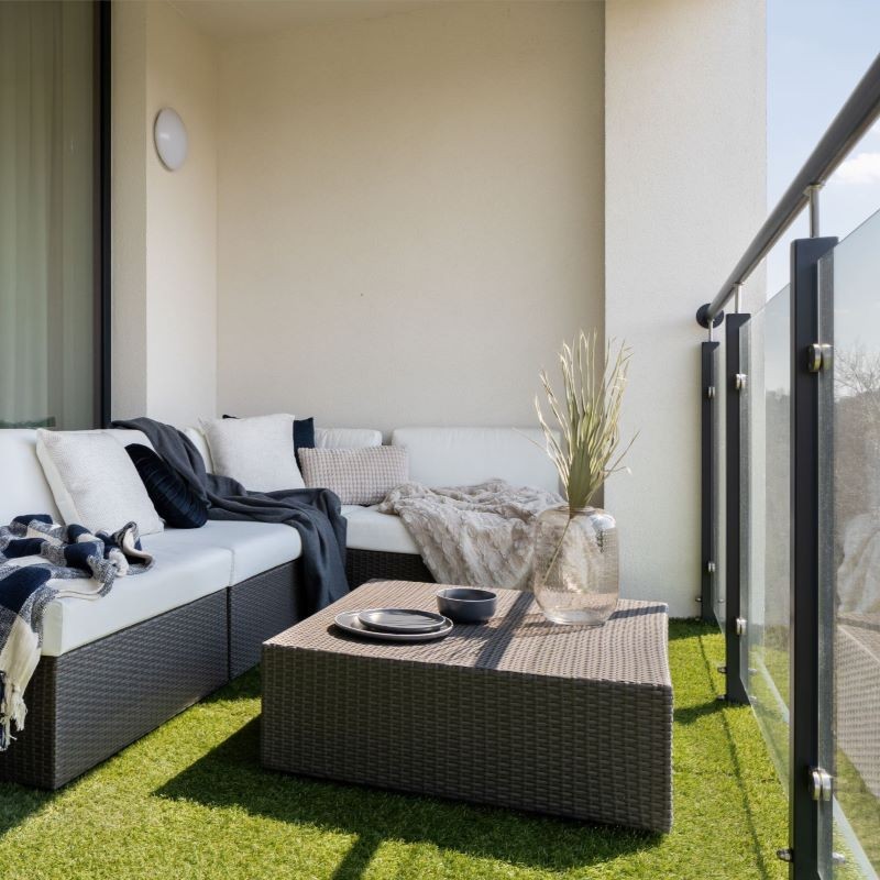 Sztuczna-Trawa-7mm-na-TARAS-BALKON-BASEN-2m1